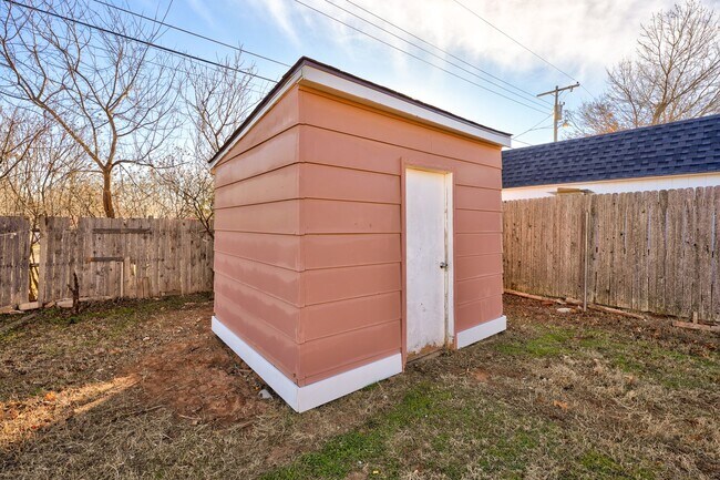 Building Photo - 3 Bed 1.5 Bath in Del City!