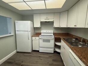 Building Photo - 2050 Oleander Blvd