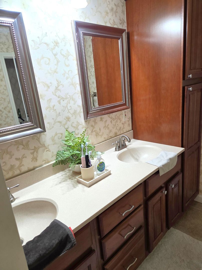 Building Photo - 4 Smithfield Rd