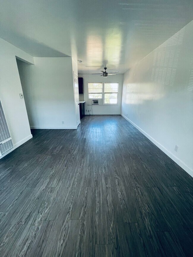 Interior Photo - Glendale Terrace Apartments - AC Townhomes...