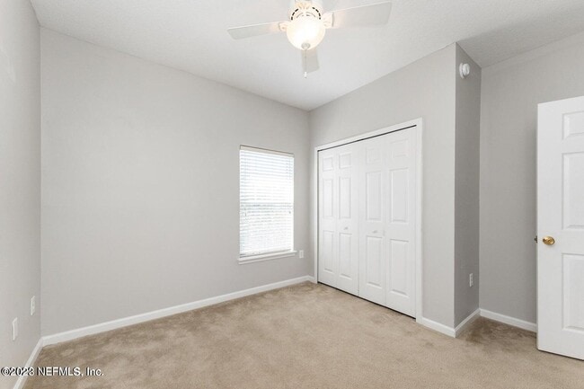 Building Photo - 8226 Green Parrot Rd