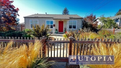 Building Photo - Beautiful 2Bed/1Ba Home on Large Corner Lot with 2-Car Garage