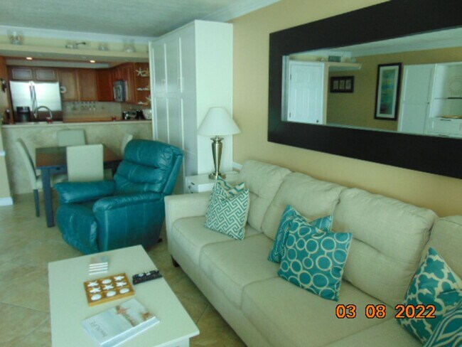 Building Photo - Views! Gorgeous, upgraded penthouse condo at The Breakers