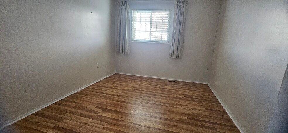 Bedroom 2 - 307 Countryside Dr