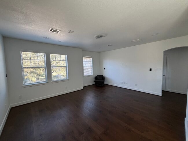 Building Photo - 1115 Sunset Ln