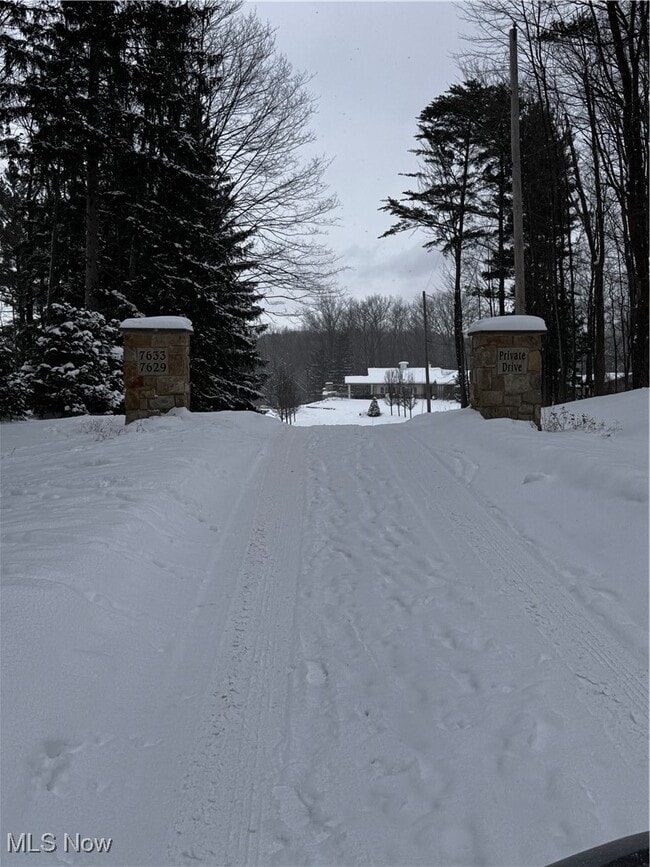 Building Photo - 7633 Hidden Dr