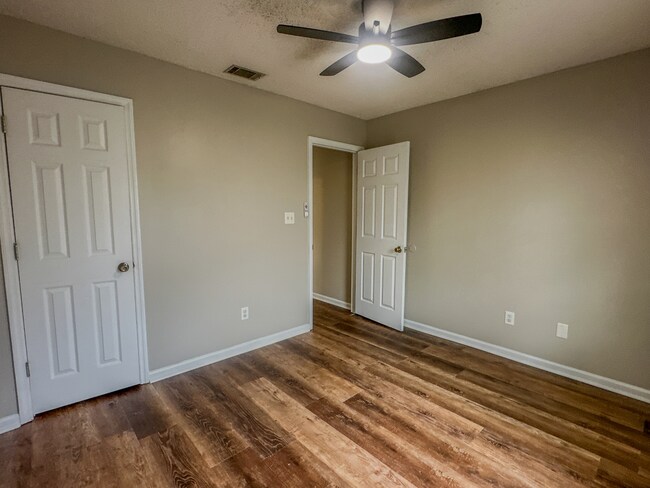 Building Photo - 3924 Heatherwoods Dr