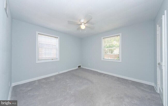 Building Photo - 908 S Highland St