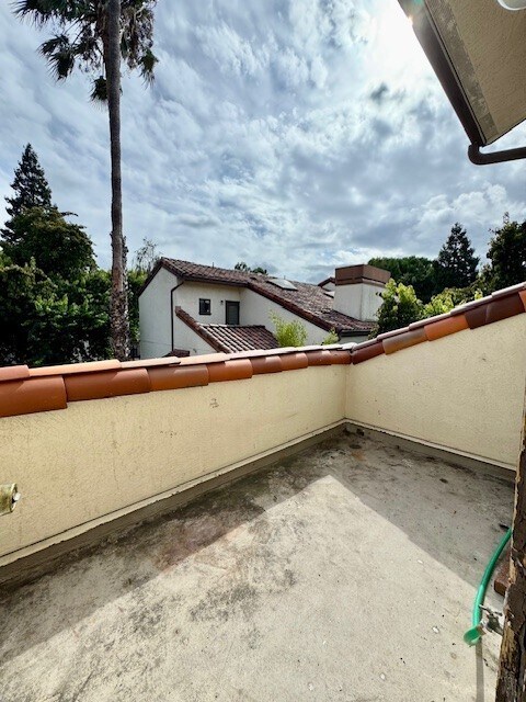 Primary Photo - 123 N Villa Way