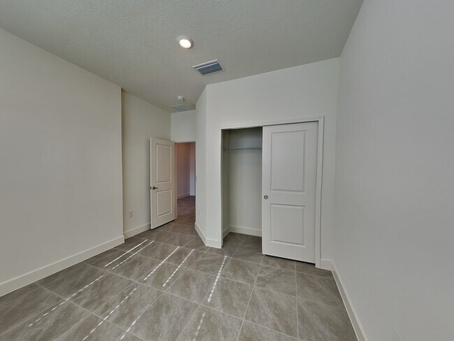 Building Photo - 3071 Sanctuary Dr