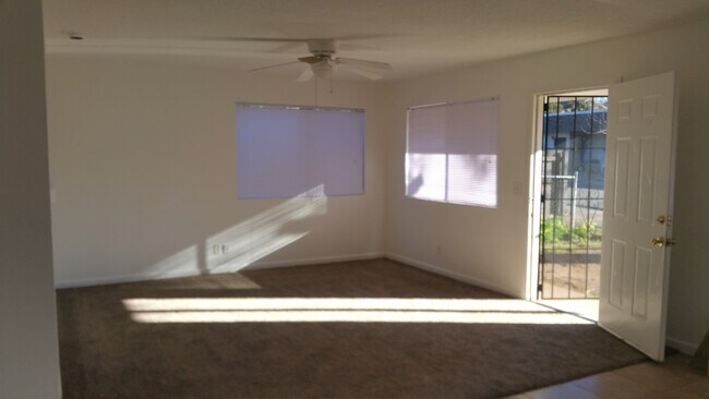 Building Photo - Alfreda Duplex