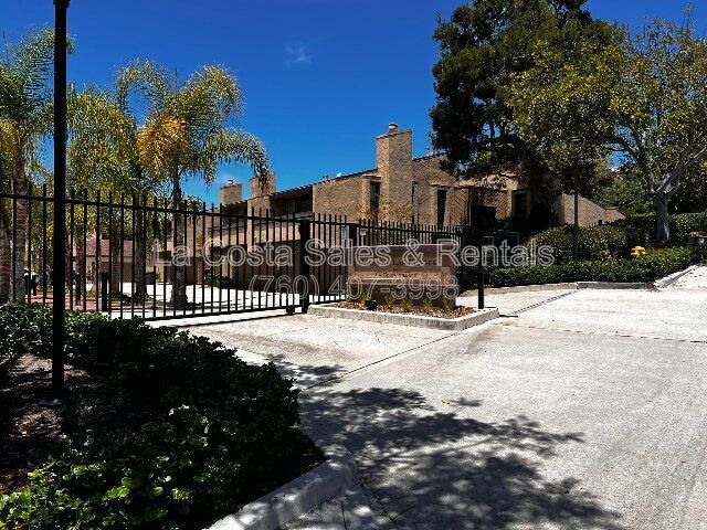 Building Photo - 2204 Plaza De Las Flores Plz