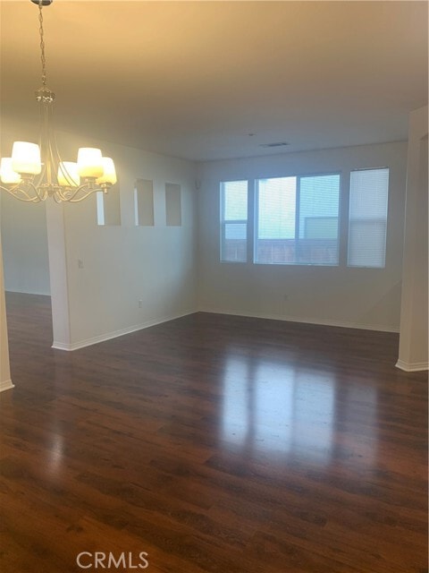 Building Photo - 425 Deodar St