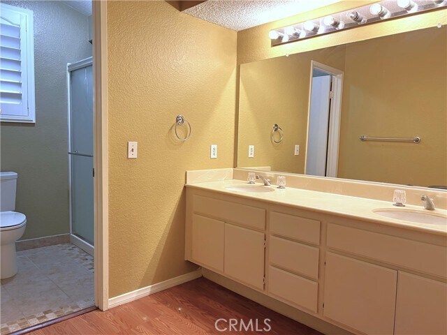 Building Photo - 1349 Crestmont Dr