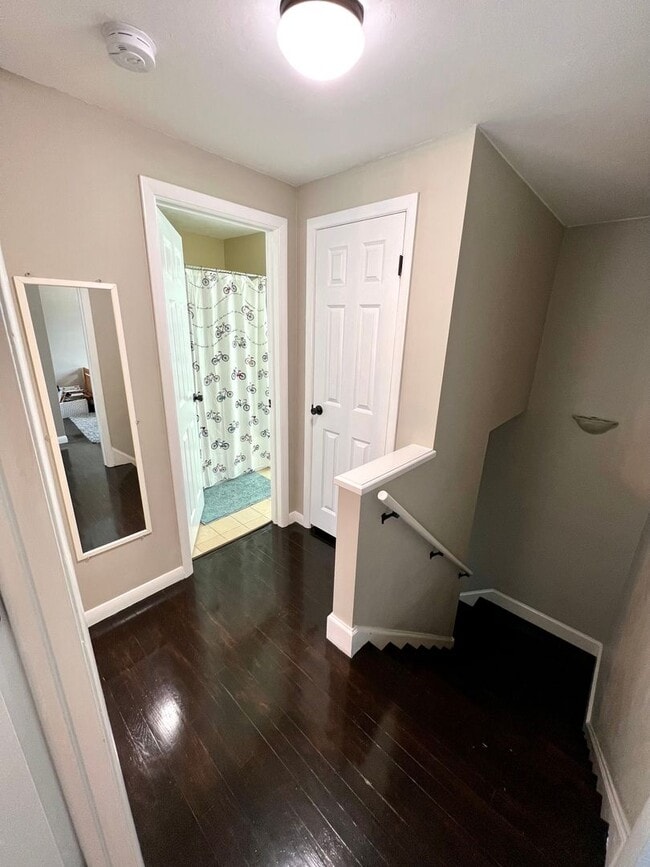 Building Photo - 206 Mitchell Cir