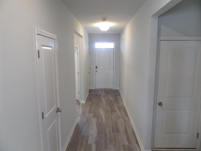 Building Photo - 2819 Nova Wy