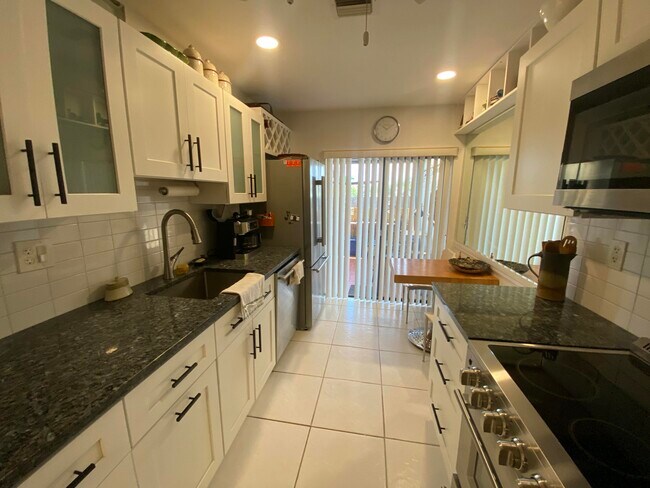 Building Photo - 5061 Nesting Way