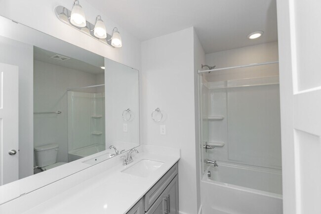 Building Photo - Monte Vista Townhomes