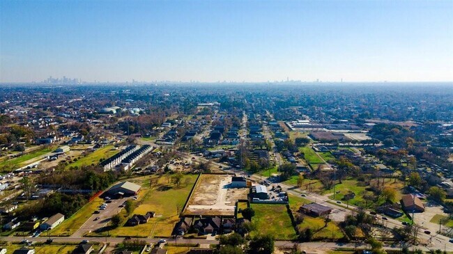 Building Photo - 9111 Highland Northern Wy