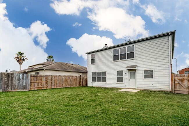 Building Photo - 18327 Atasca Wds Trce