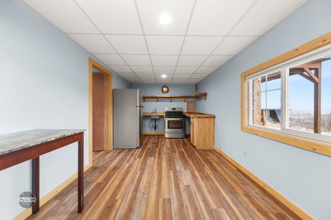 Building Photo - 8153 Stewart Mountain Dr