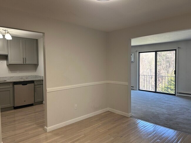 Building Photo - 380A Great Rd