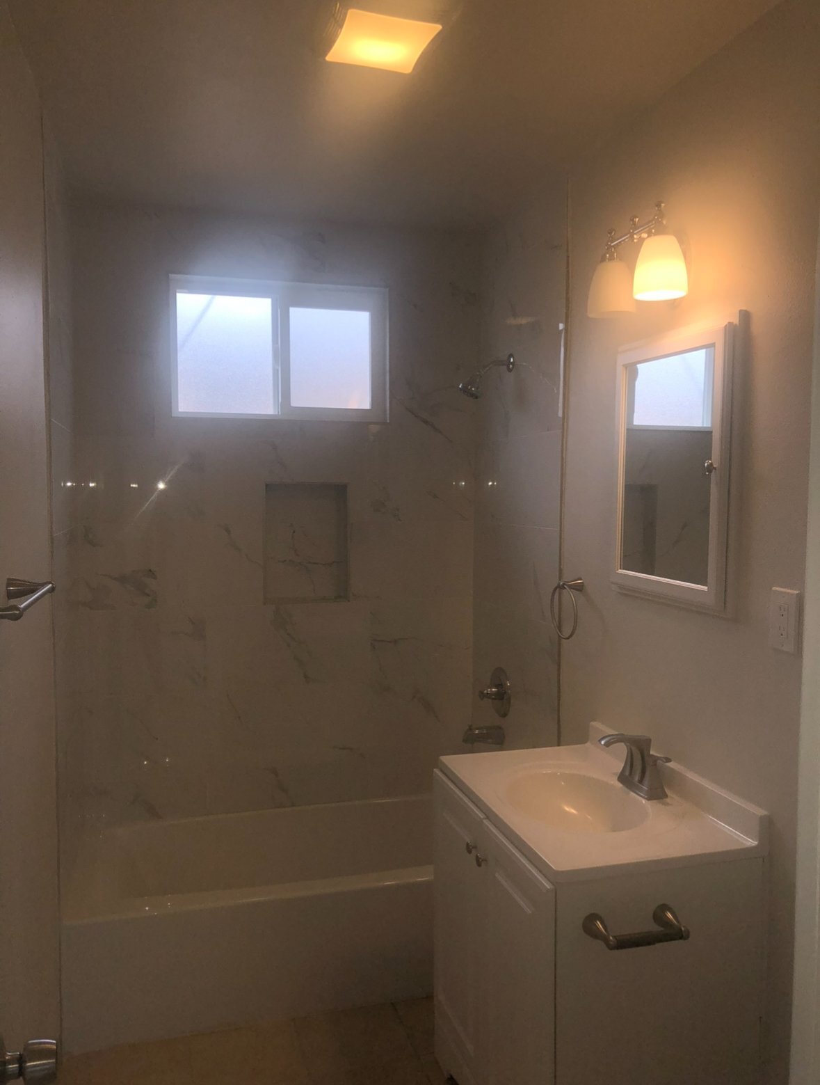 Building Photo - 5461 Kingsley St