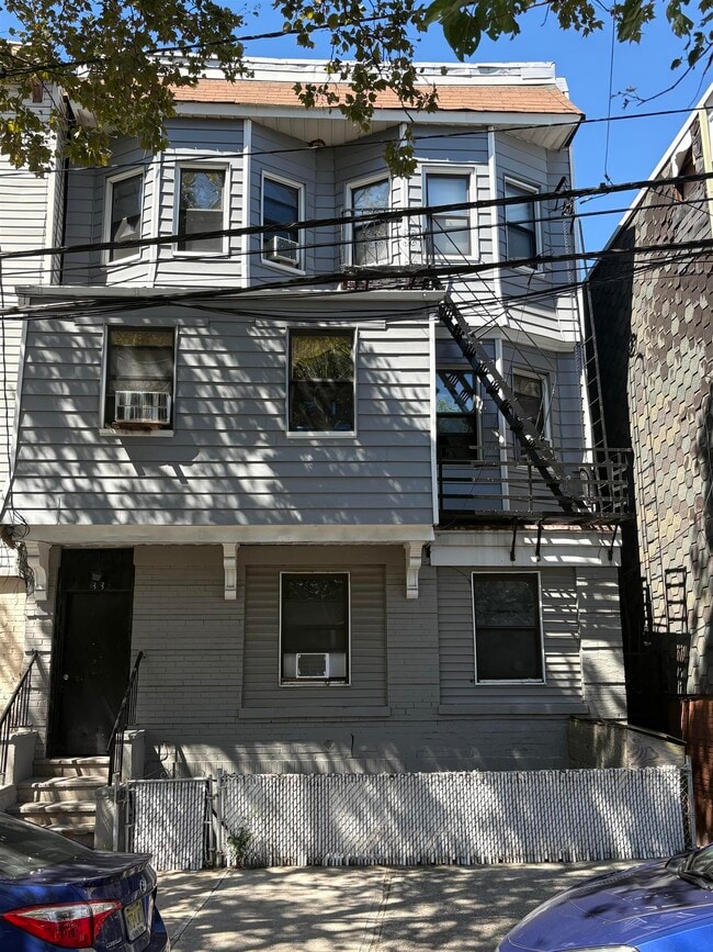 Building Photo - 33 Emerson Ave