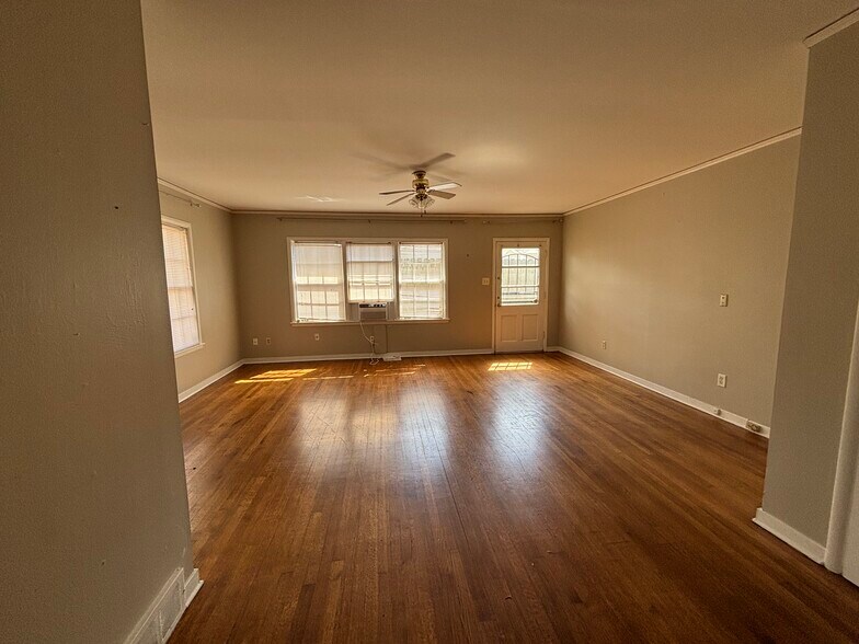 Building Photo - 3659 Highland Park Pl