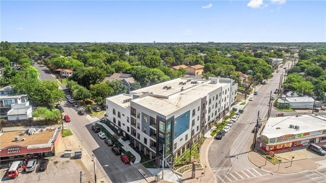 Building Photo - 2220 Webberville Rd