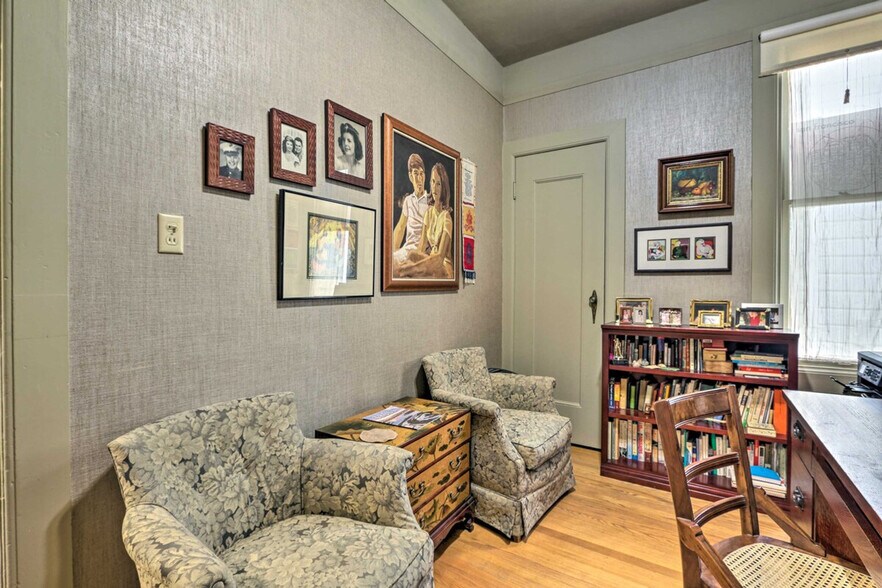 Building Photo - 241 Ashbury St