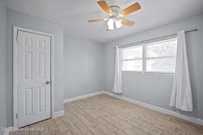 Building Photo - 818 Hampton Way