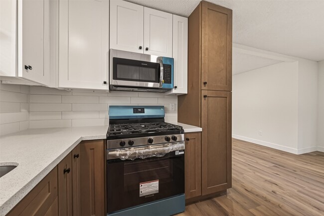 Building Photo - 148 W Whitney St