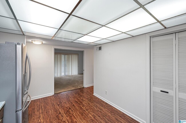 Building Photo - 1120 Beacon Pkwy W