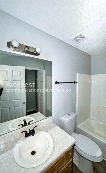 Building Photo - 33 Cathedral Heights