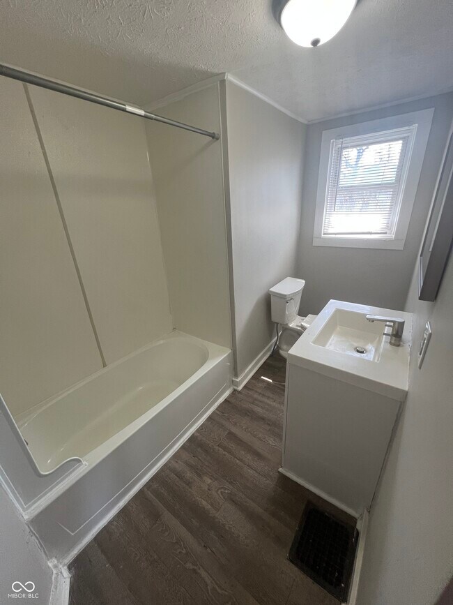 Building Photo - 4919 Orion Ave