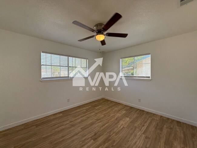 Building Photo - 7126 Pineville Rd