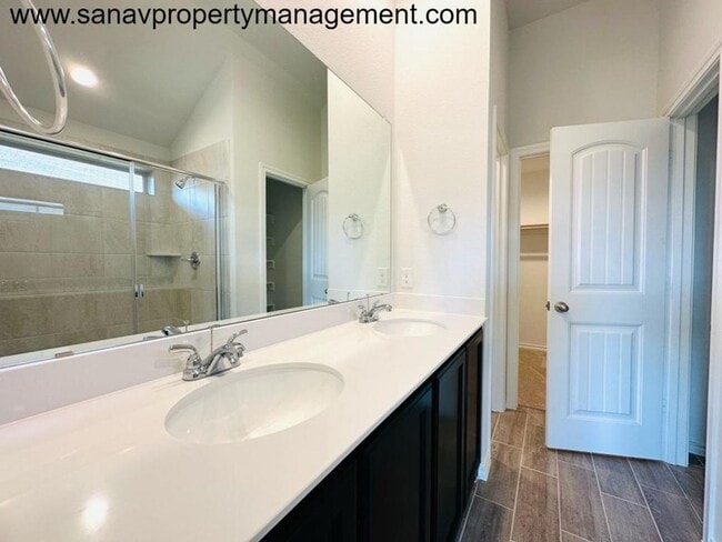 Building Photo - Beautiful Home With All Amenities Included! Tour it today-Fresh Start for the New Year—January Mo...