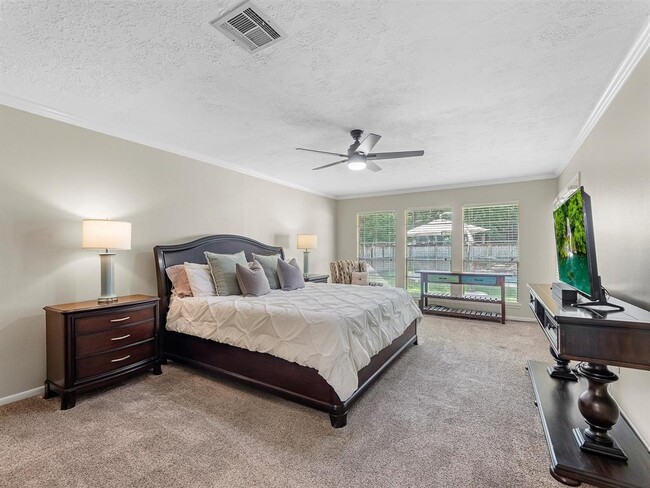 Building Photo - 3014 Redwood Lodge Dr