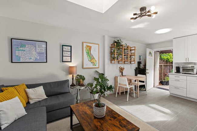 Building Photo - 32A Landers St