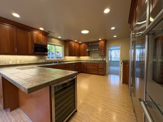 Building Photo - Beautiful Palo Alto Home with In-Law Suite, Central AC & Heated Pool