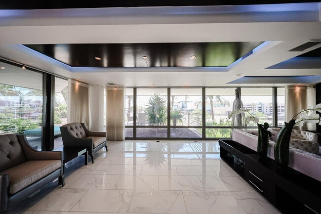 Building Photo - 7157 E Rancho Vista Dr