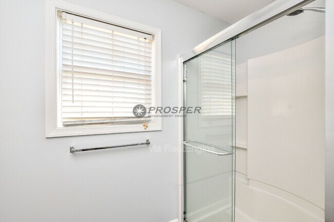 Building Photo - 1082 Hampton Rd