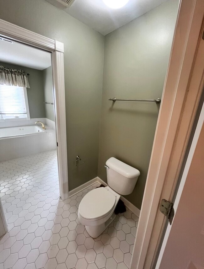 Building Photo - 367 Mainsail Dr