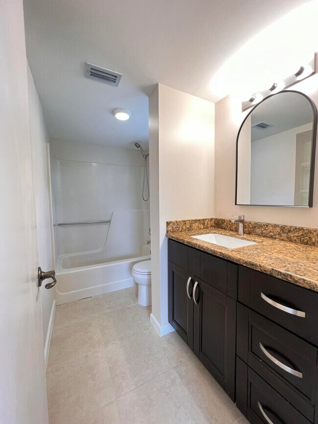 Building Photo - 21890 Lake Forest Cir