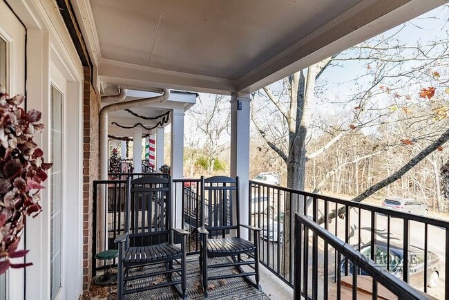 Building Photo - 1035 Barnett Shoals Rd