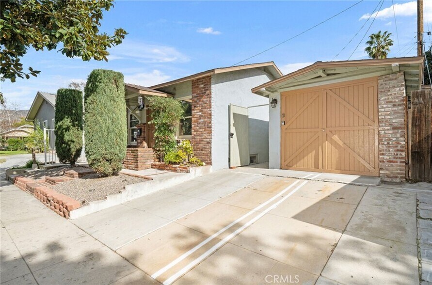 Building Photo - 336 Chester St