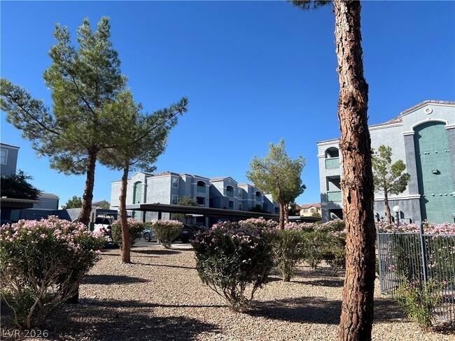 Building Photo - 6955 N Durango Dr
