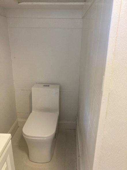 Building Photo - 3840 Seabridge Dr