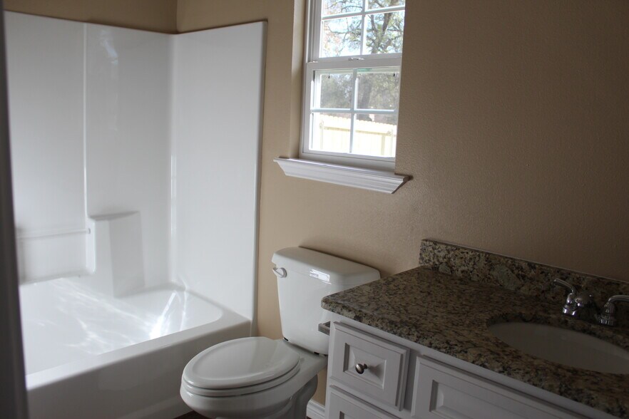 Building Photo - 1630 Samples Rd